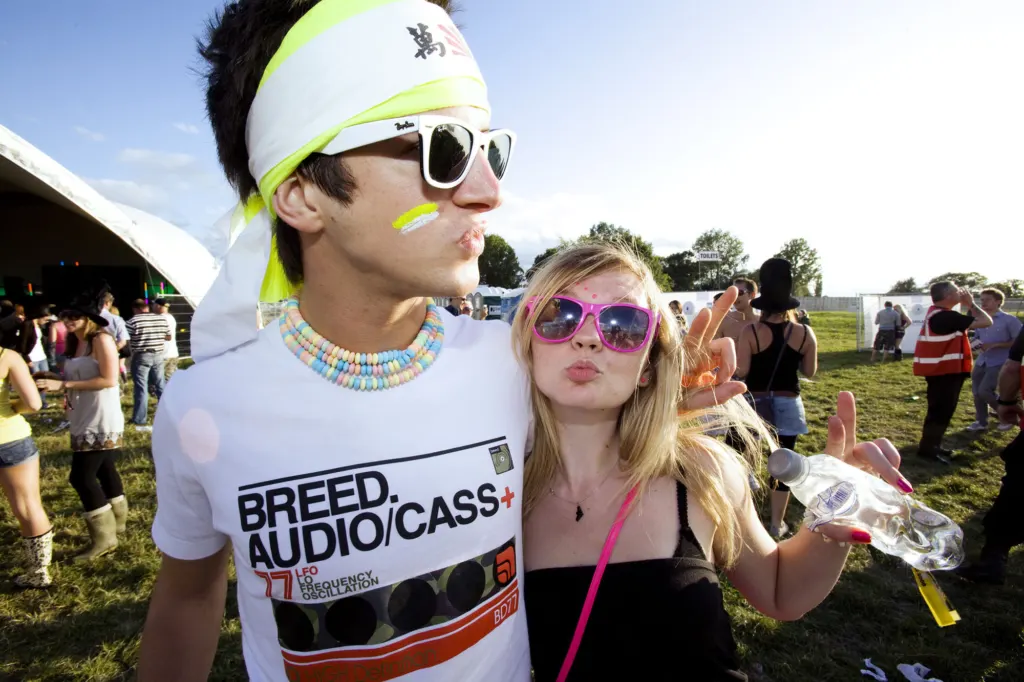 Festivalgoers and atmosphere at Global Gathering 2009